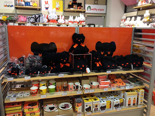 BLACK　BEAR