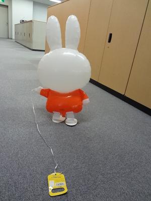 ミッフィー、おさんぽ中 - dickbruna.jp 日本のミッフィー情報サイト