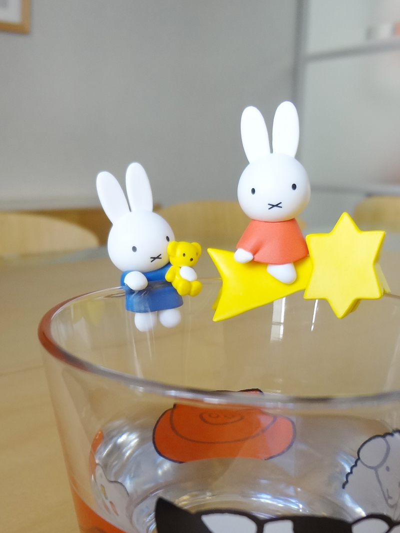 今日、コップのフチで。