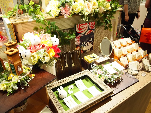 ミッフィーのお花屋さん「Flower Miffy」