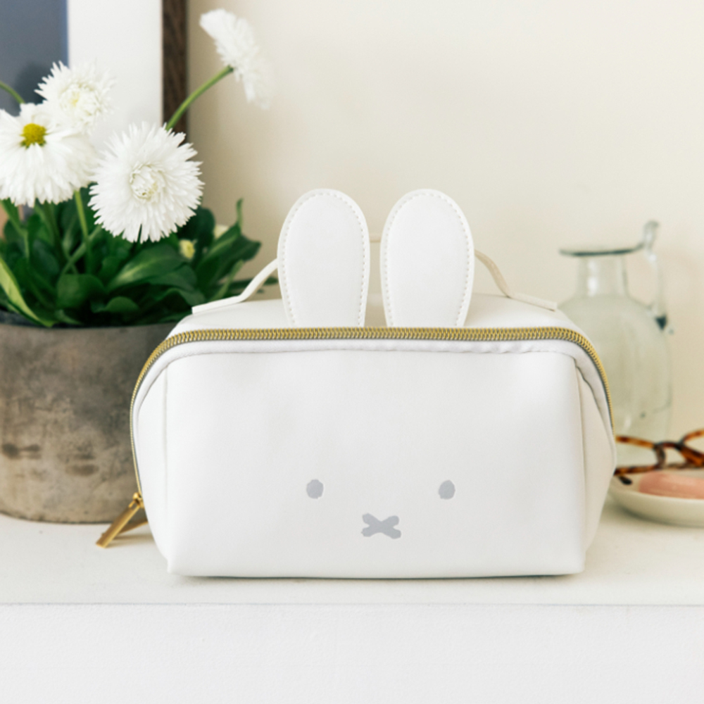 宝島社「miffy ガバッと開くフェイスポーチBOOK 」発売