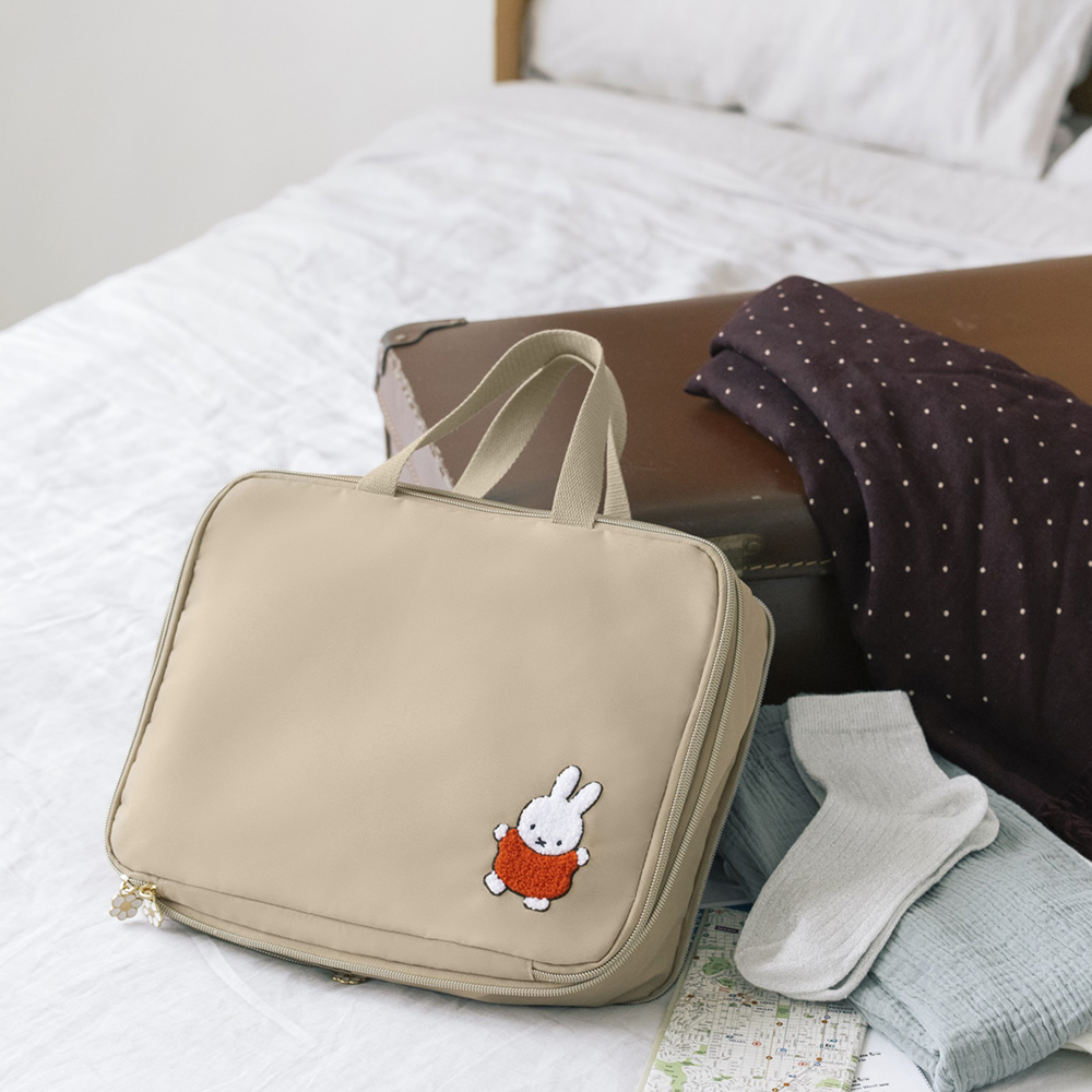 宝島社より「miffy たっぷり入る！ かんたん圧縮収納ポーチBOOK」発売