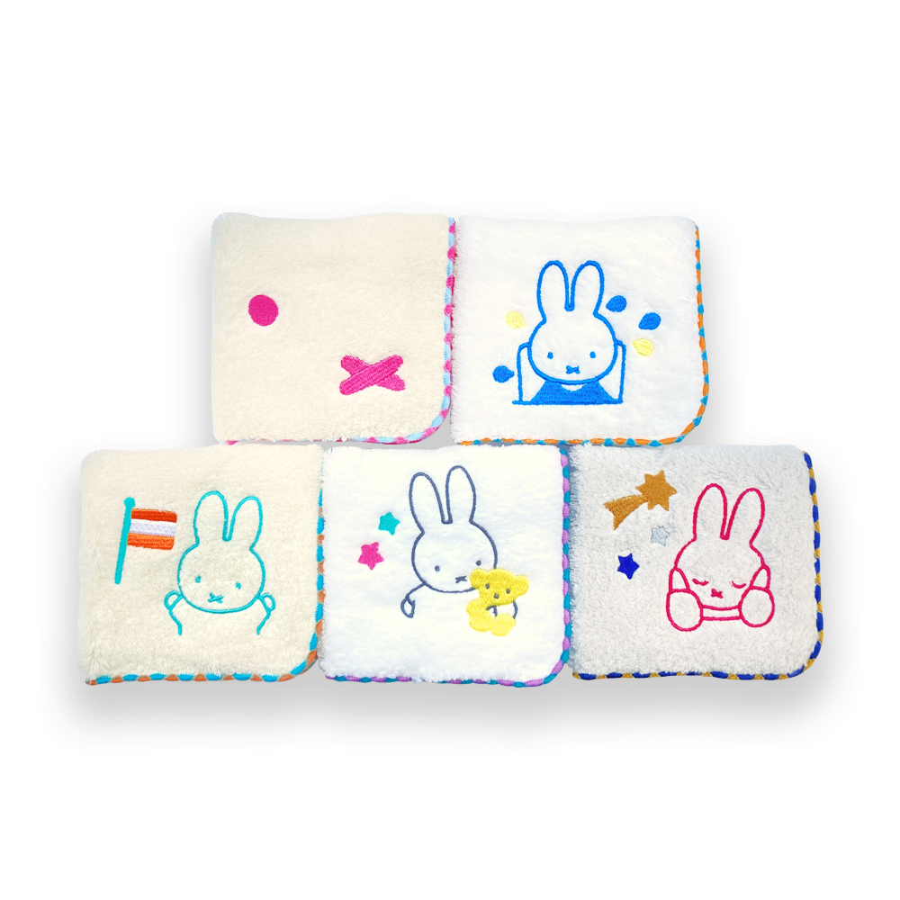 ふわふわ刺繍ハンカチーフ（スクエア）