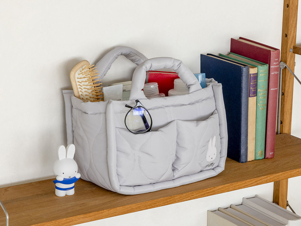 宝島社より「miffy ふかふかキルティング 収納トートバッグBOOK」発売