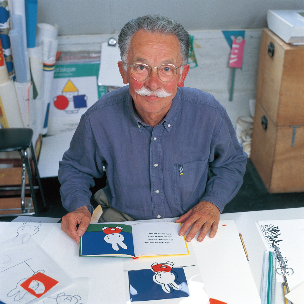 紙と、ブルーナさん