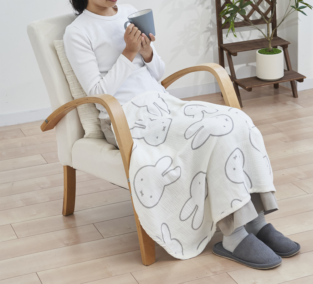 西川　ミッフィー　ひざ掛け