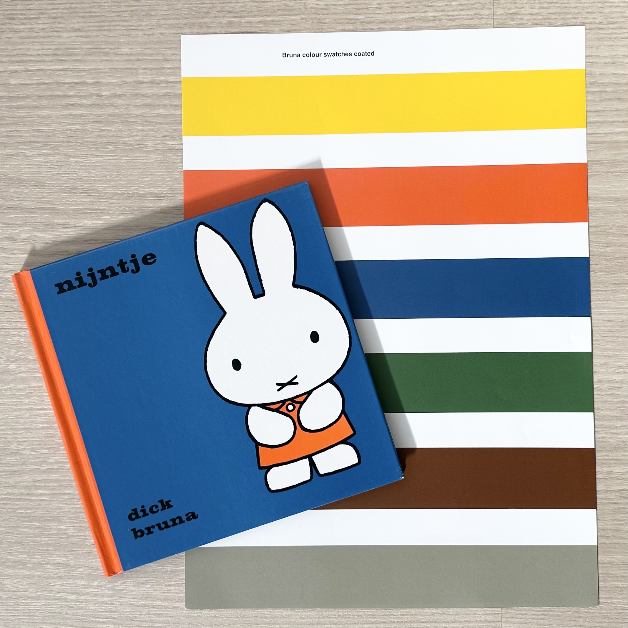 6色のブルーナ・カラー