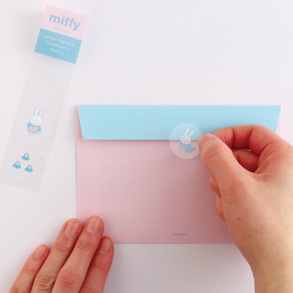 ミッフィー　ステーショナリー　グリーンフラッシュ